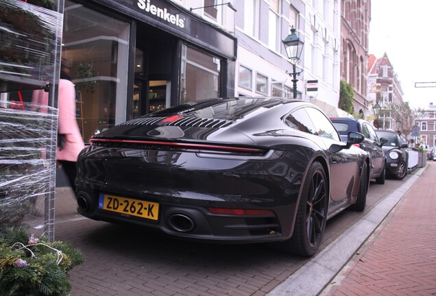 Porsche 992 Carrera 4S