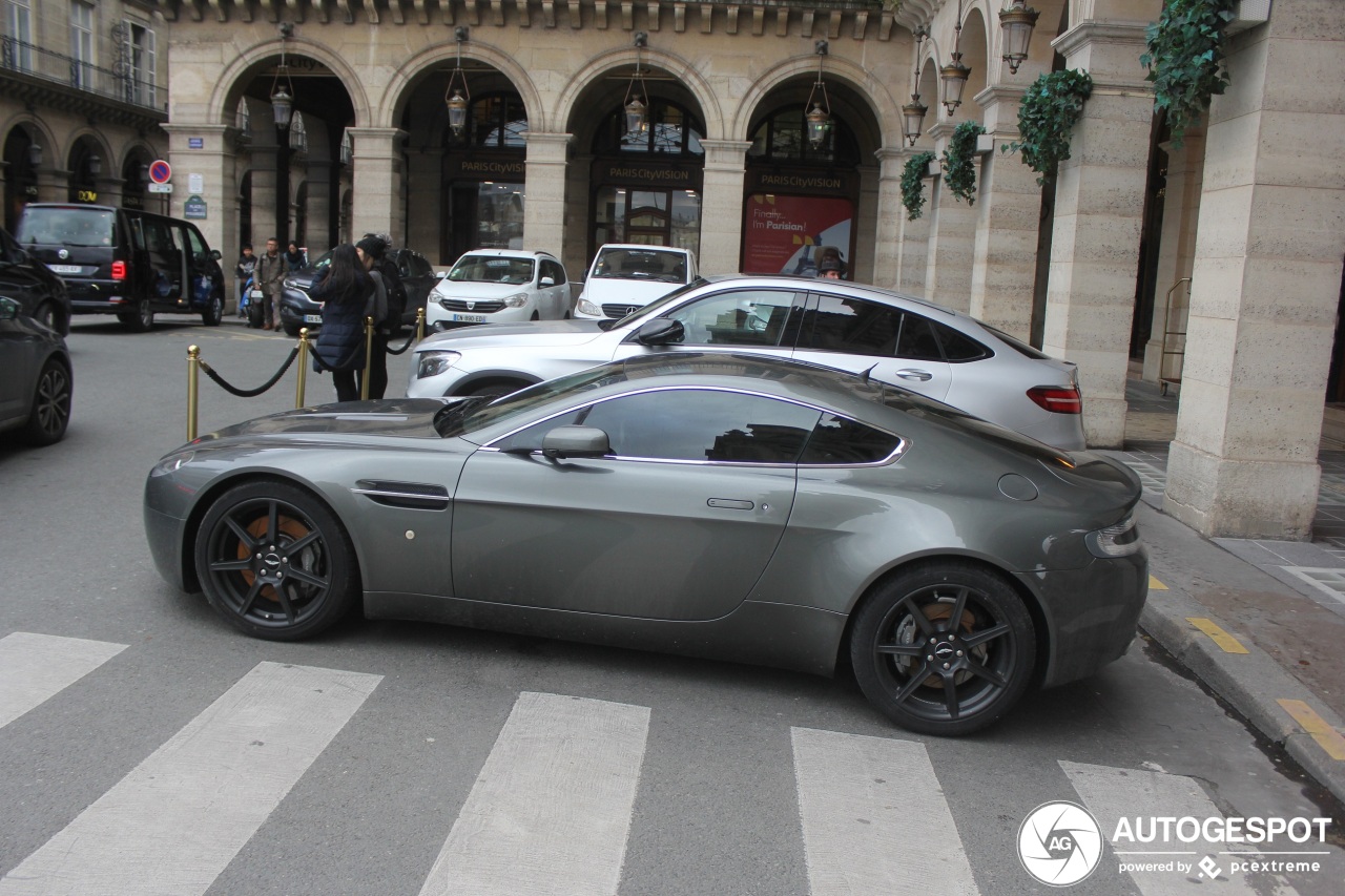 Aston Martin V8 Vantage