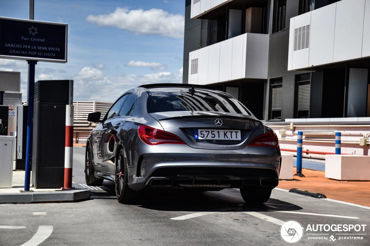 Mercedes-Benz CLA 45 AMG C117