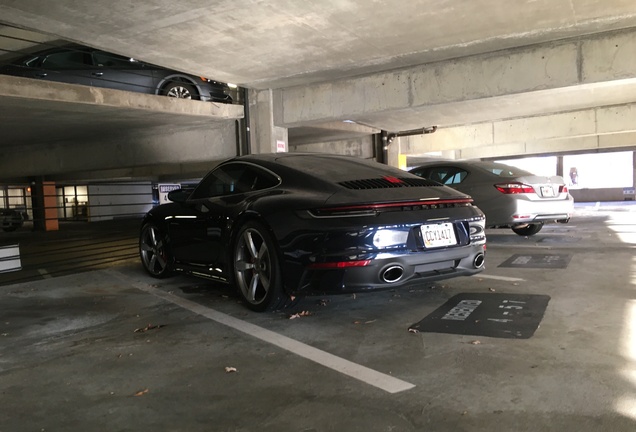 Porsche 992 Carrera 4S