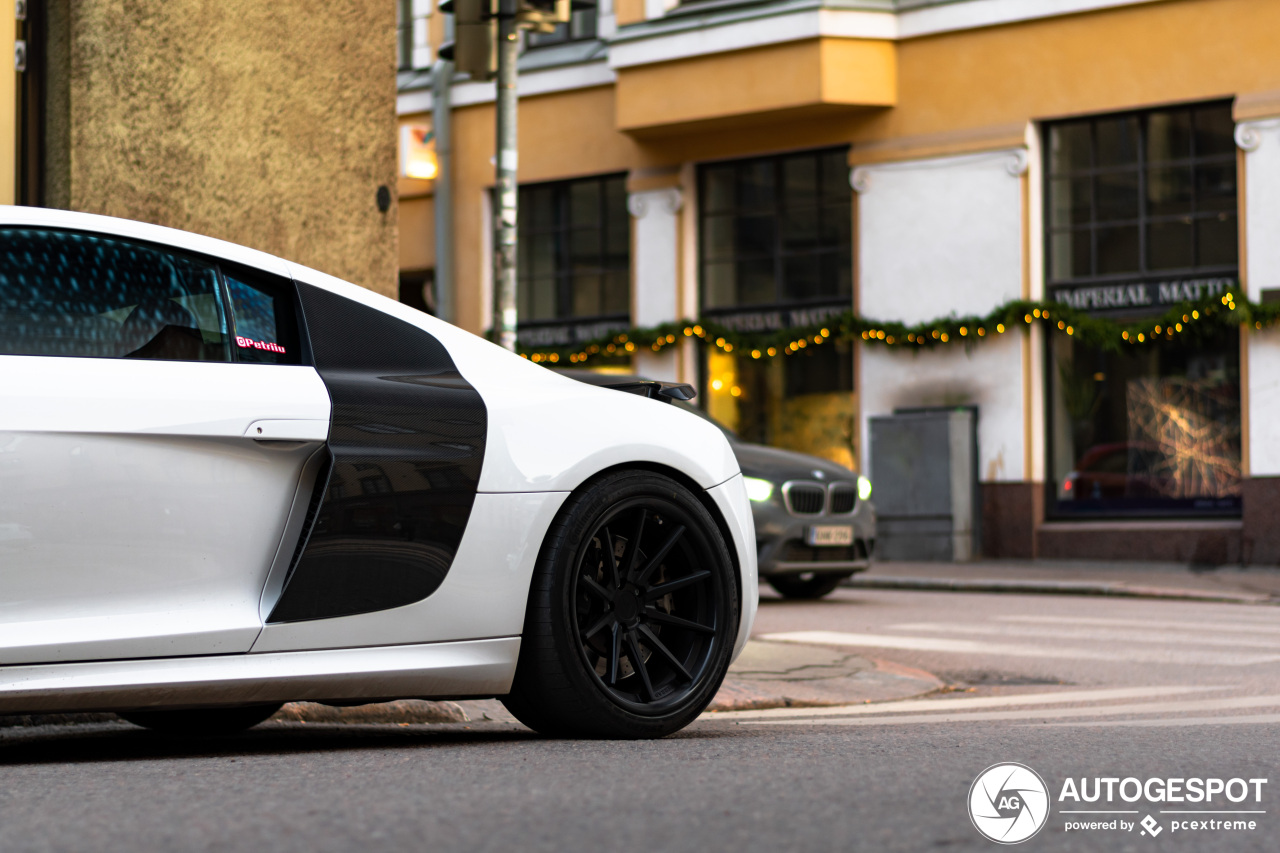 Audi R8 V10