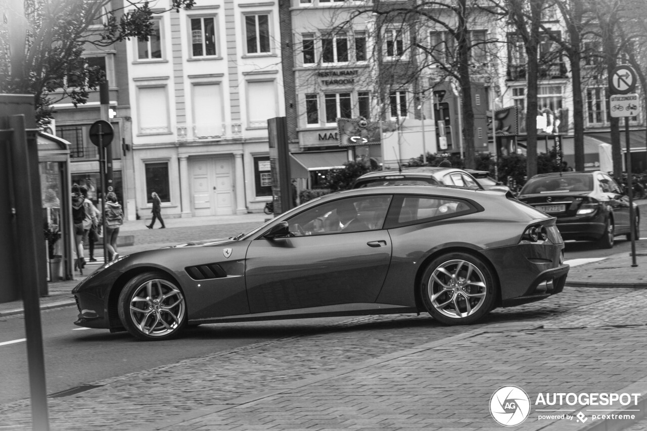 Ferrari GTC4Lusso T