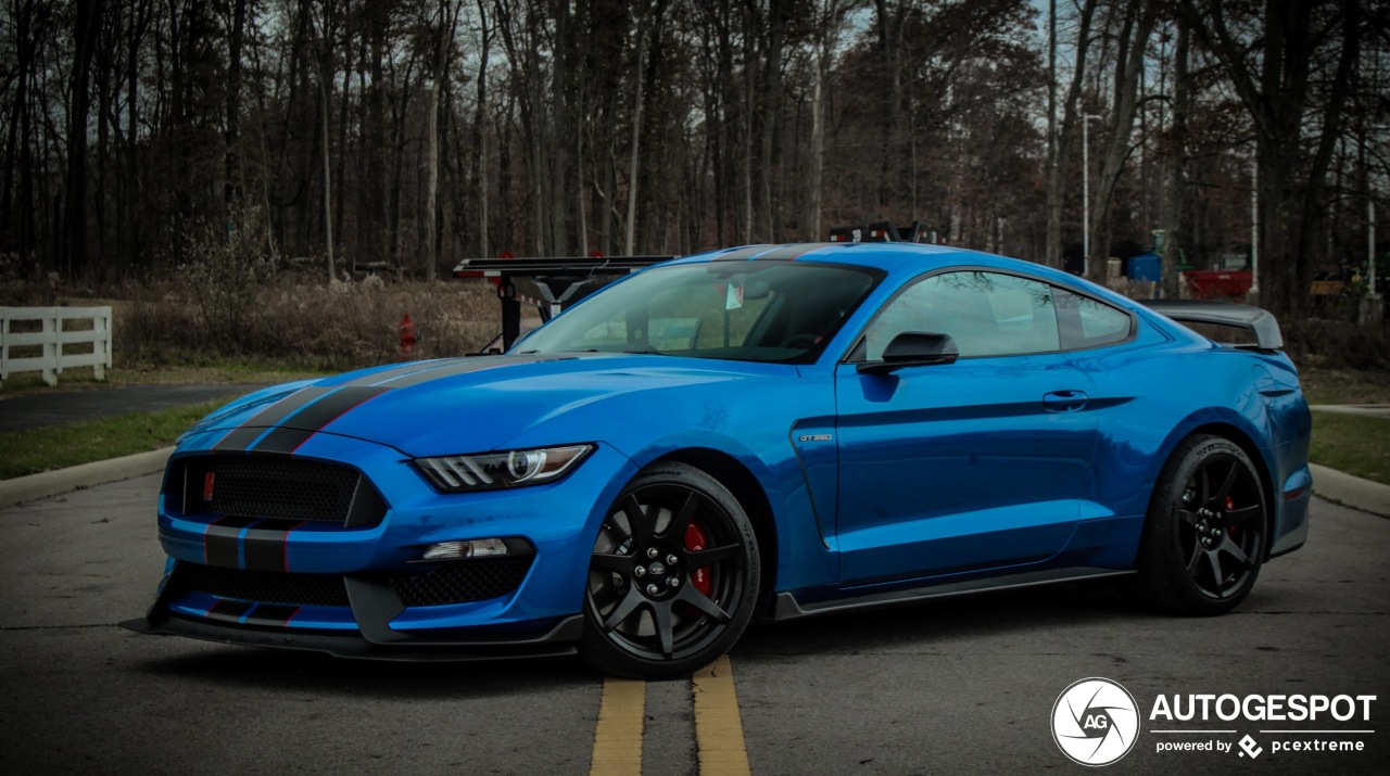 Ford Mustang Shelby GT350R 2015