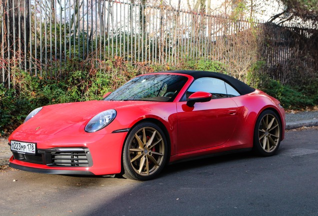 Porsche 992 Carrera 4S Cabriolet