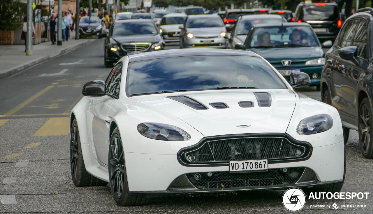 Aston Martin V12 Vantage S