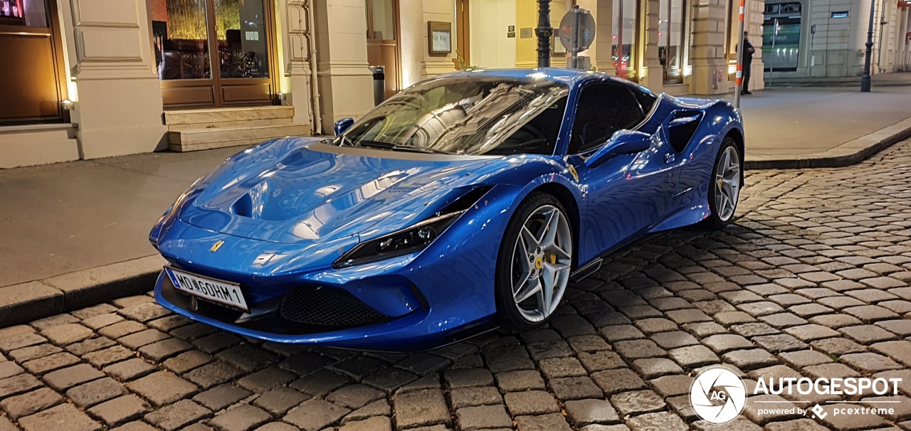 Eerste blauwe Ferrari F8 Tributo gespot in Wenen!