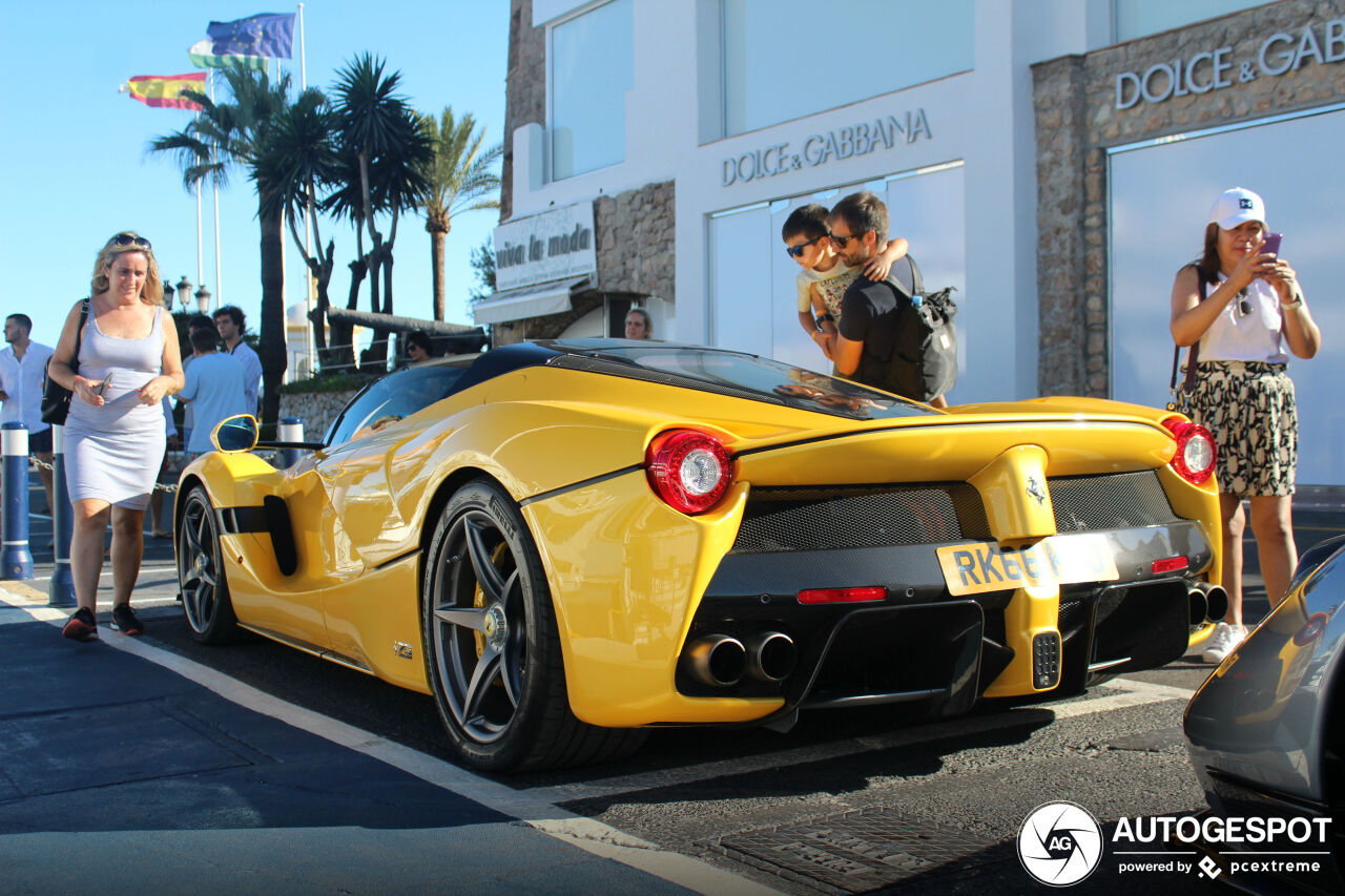 Ferrari LaFerrari Aperta