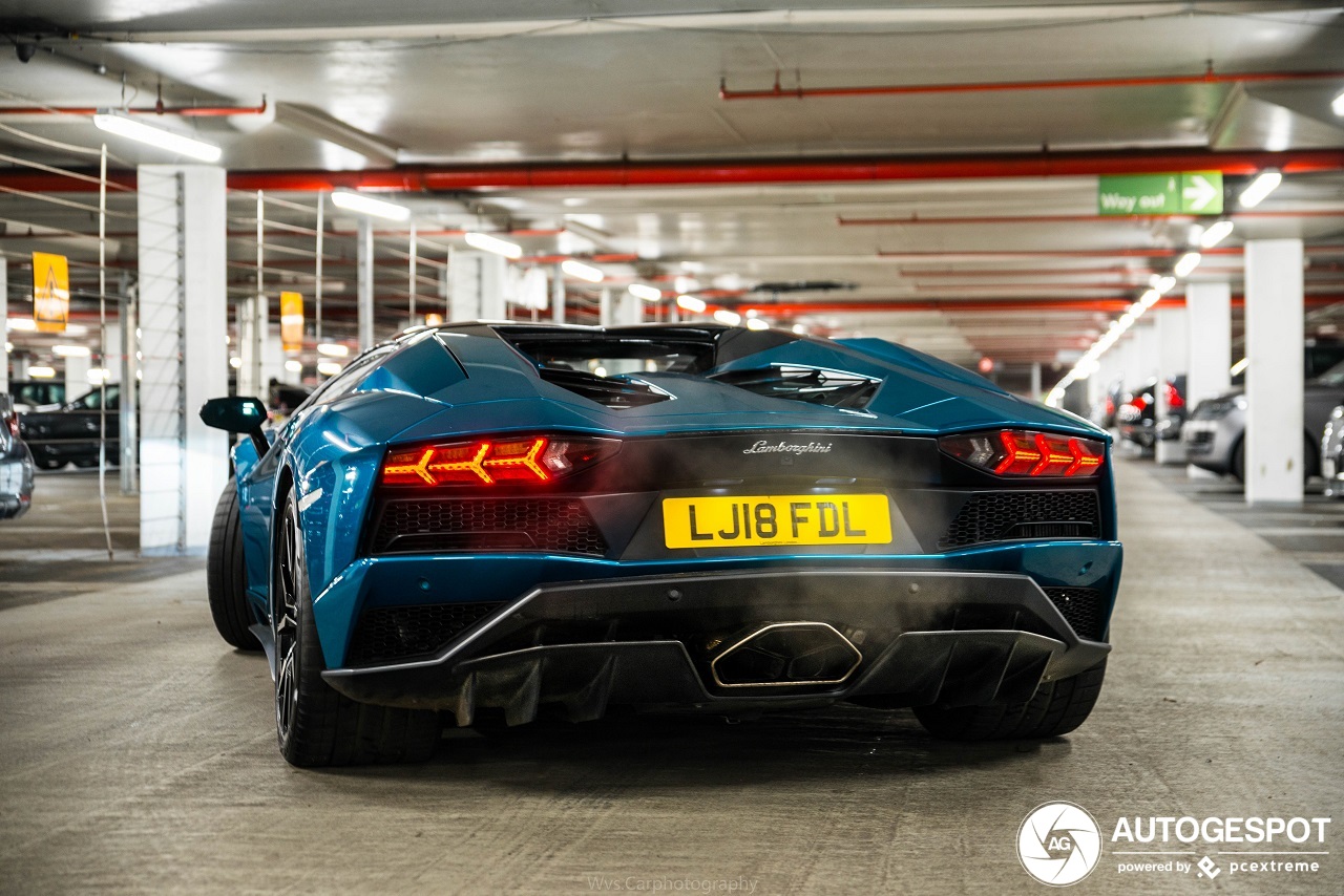 Lamborghini Aventador S LP740-4 Roadster