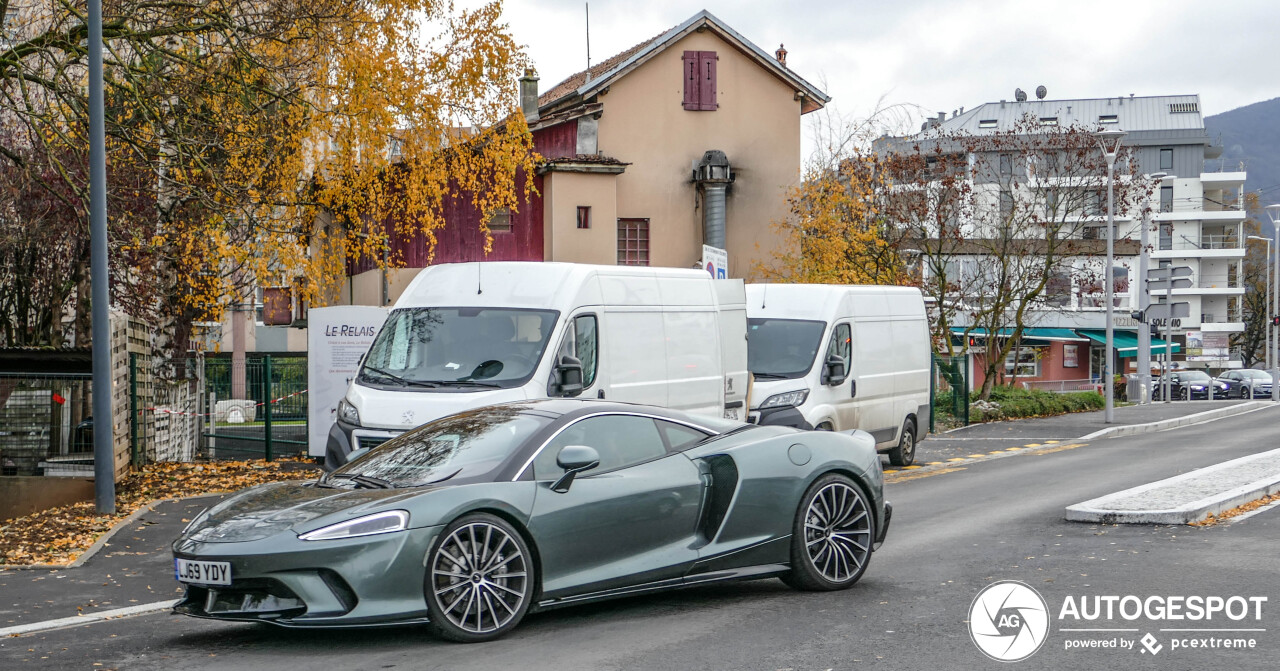 McLaren GT