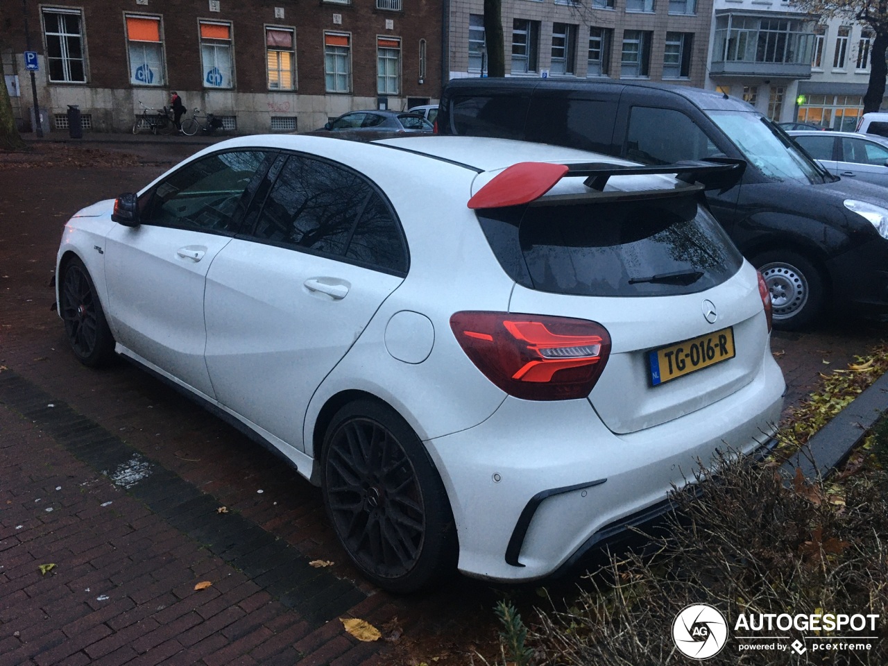 Mercedes-AMG A 45 W176 2015