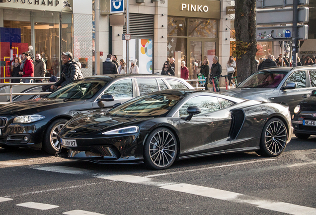 McLaren GT