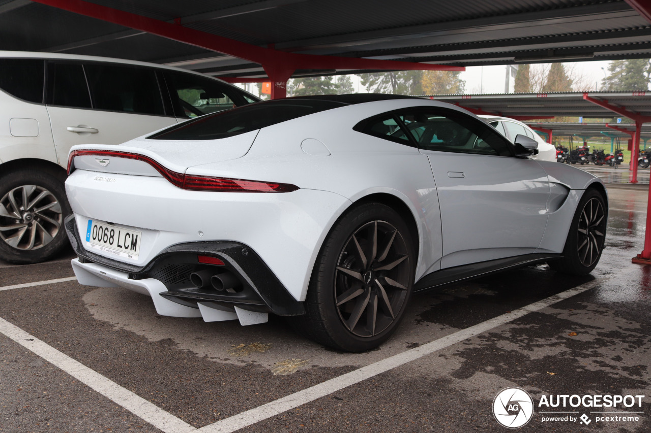 Aston Martin V8 Vantage 2018