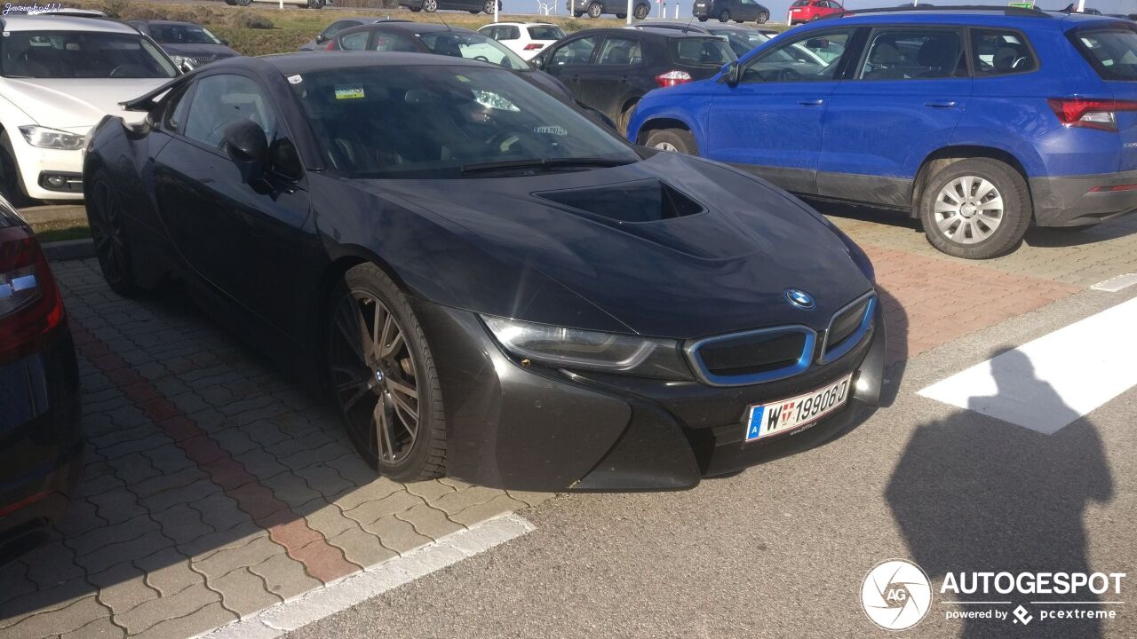 BMW i8