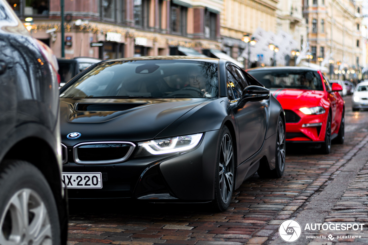 BMW i8 Protonic Frozen Black Edition