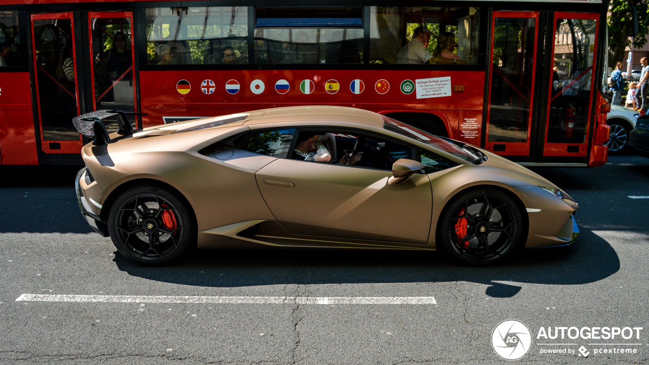 Lamborghini Huracán LP640-4 Performante