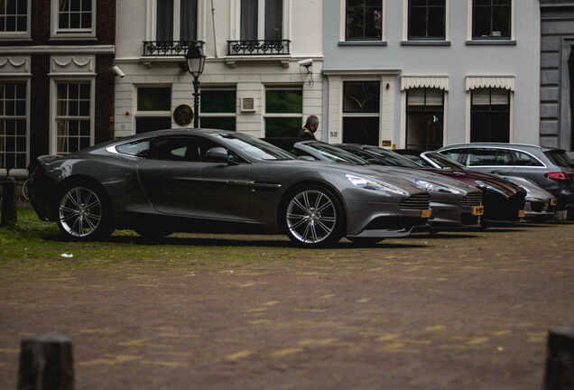 Aston Martin Vanquish 2013