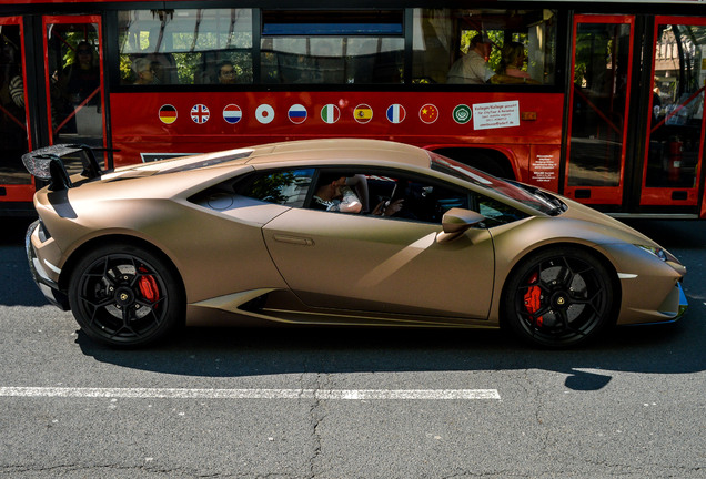 Lamborghini Huracán LP640-4 Performante