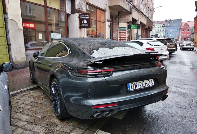 Porsche 971 Panamera Turbo S E-Hybrid