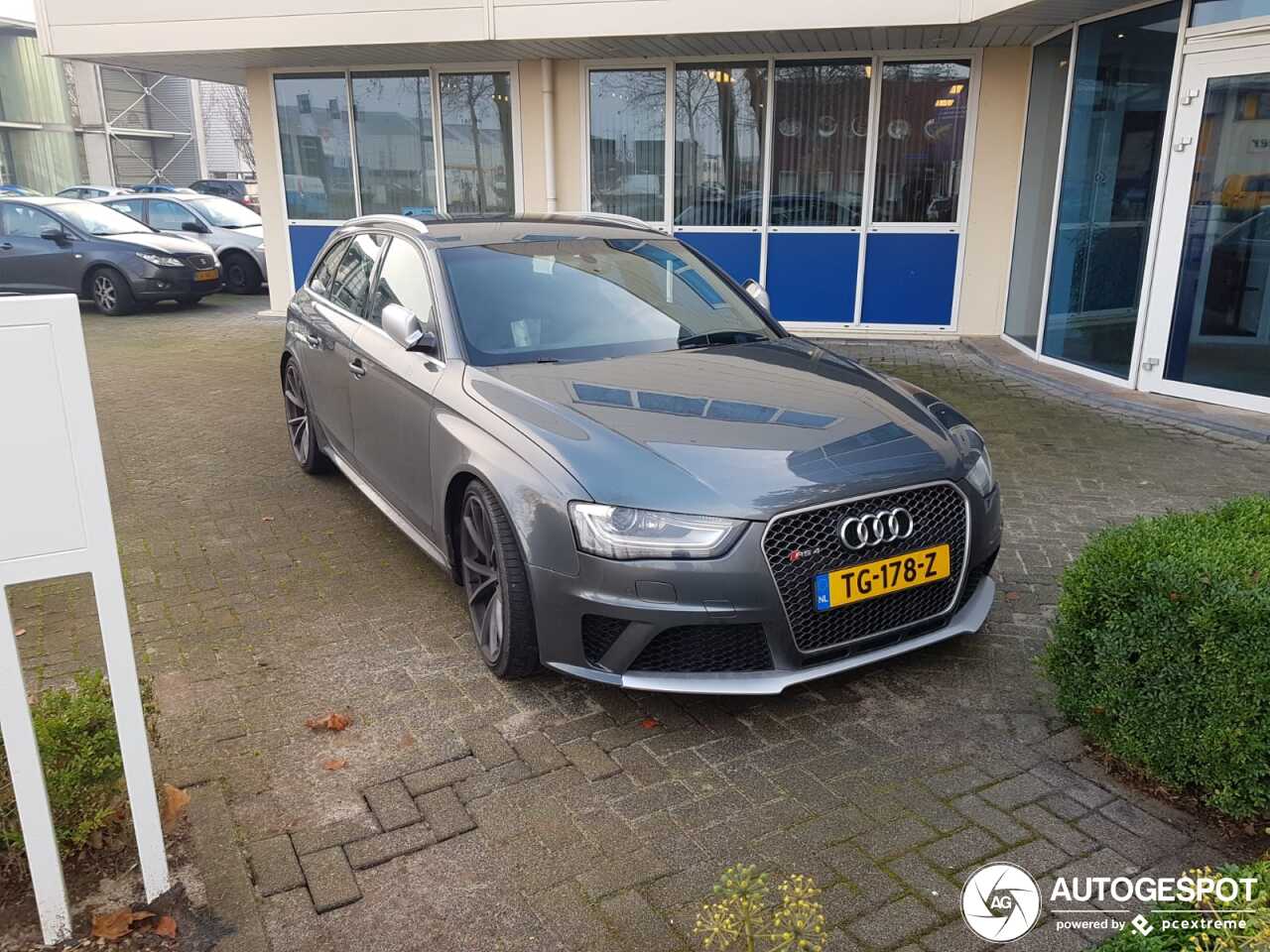 Audi RS4 Avant B8