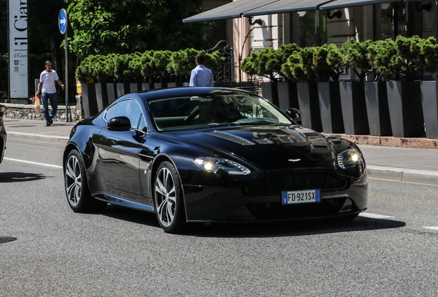 Aston Martin V12 Vantage S