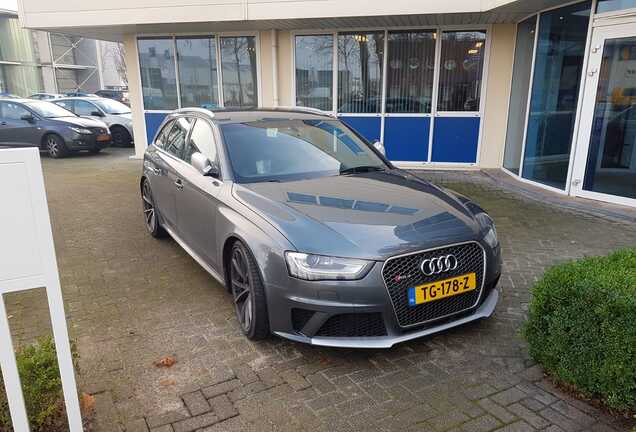 Audi RS4 Avant B8