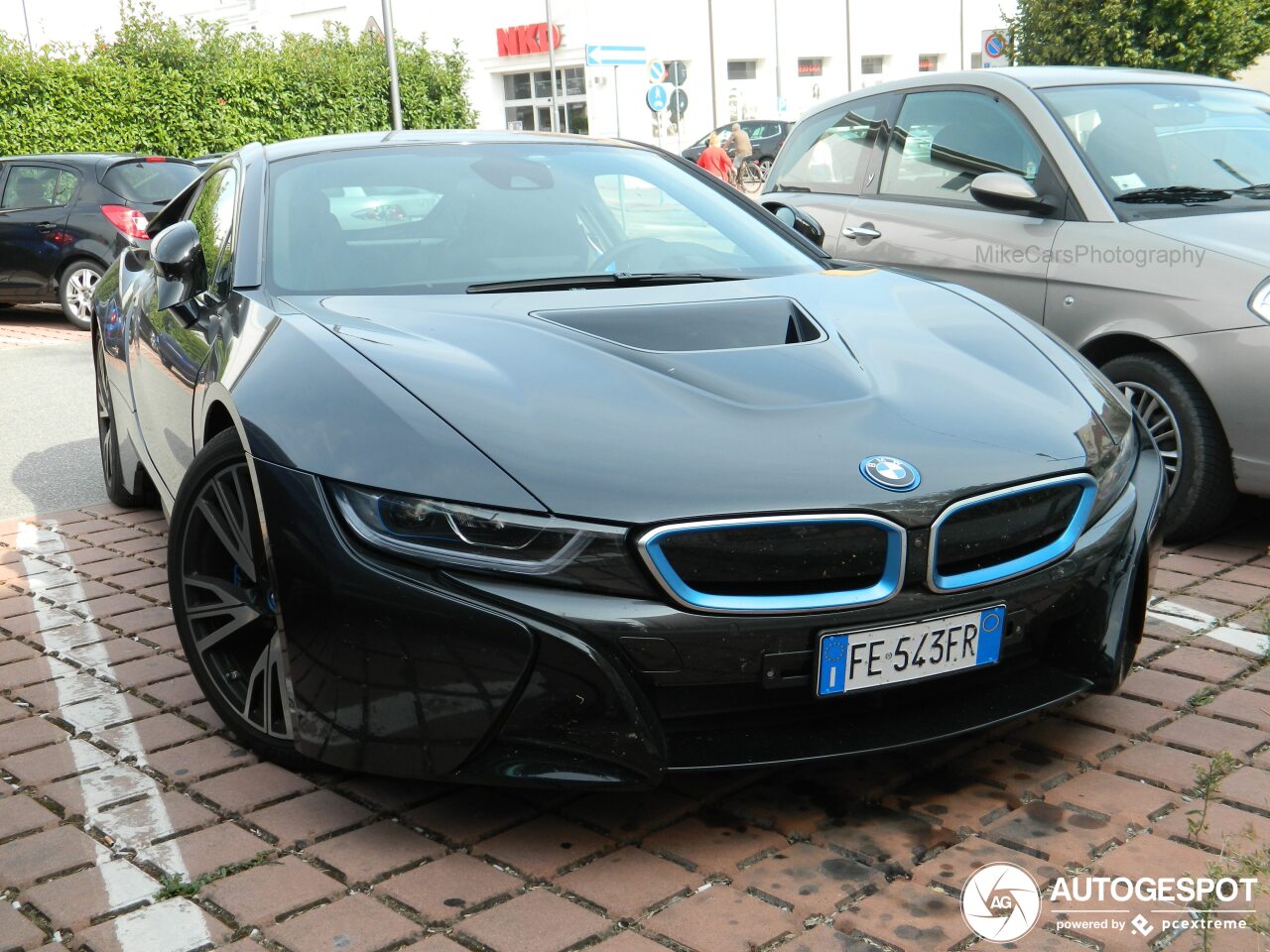 BMW i8