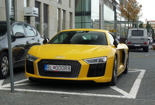 Audi R8 V10 Plus 2015