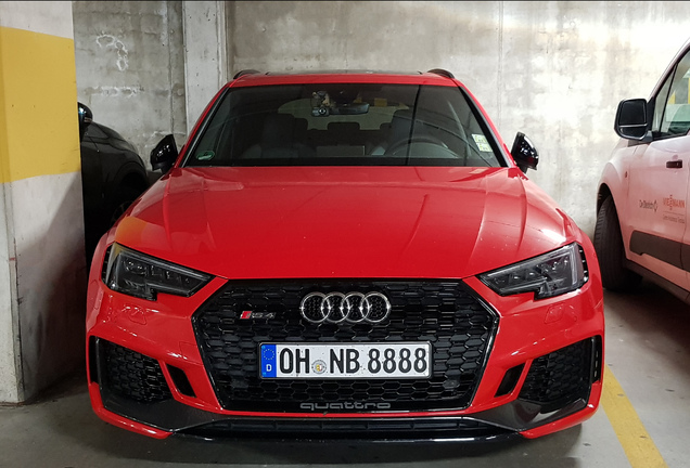 Audi RS4 Avant B9