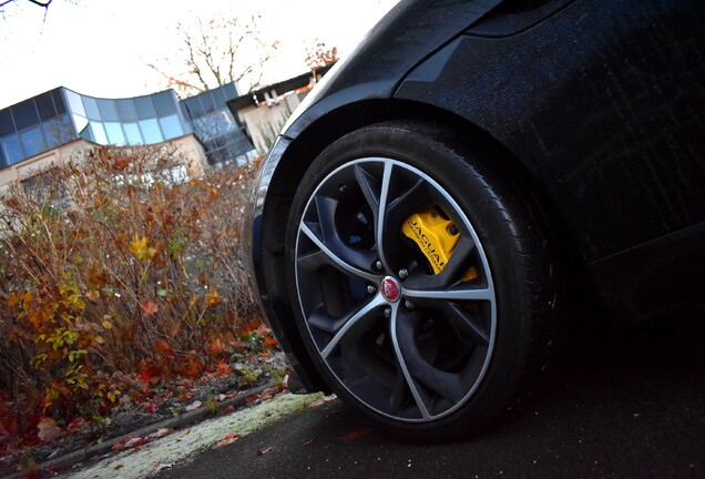 Jaguar F-TYPE R AWD Coupé