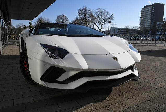 Lamborghini Aventador S LP740-4 Roadster