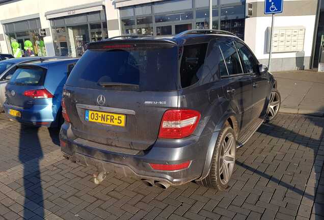 Mercedes-Benz ML 63 AMG 10th Anniversary