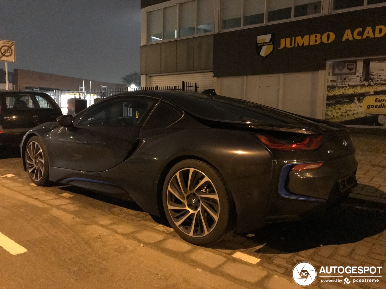 BMW i8