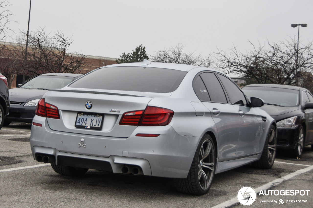 BMW M5 F10 2011