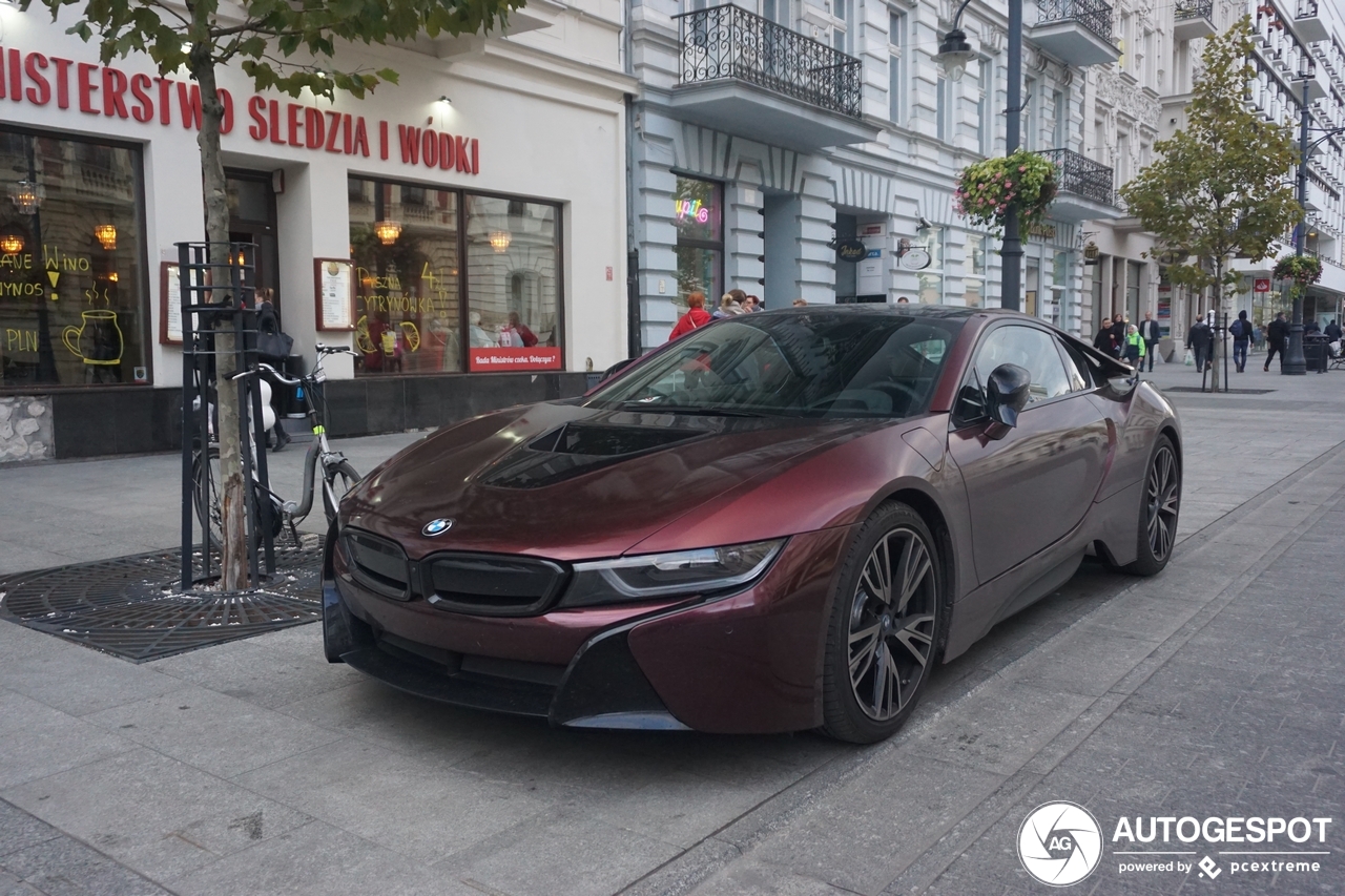 BMW i8