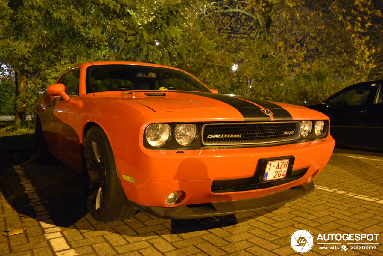 Dodge Challenger SRT-8