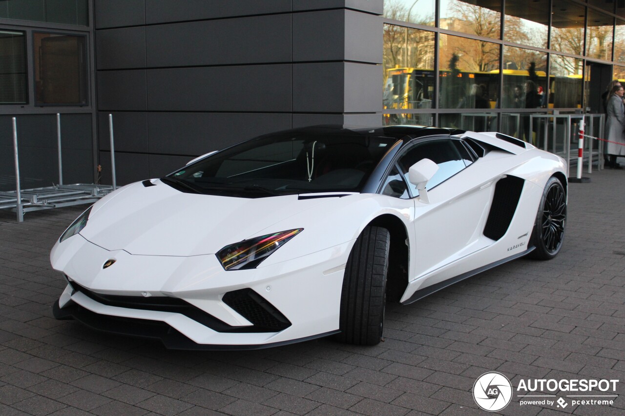 Lamborghini Aventador S LP740-4 Roadster