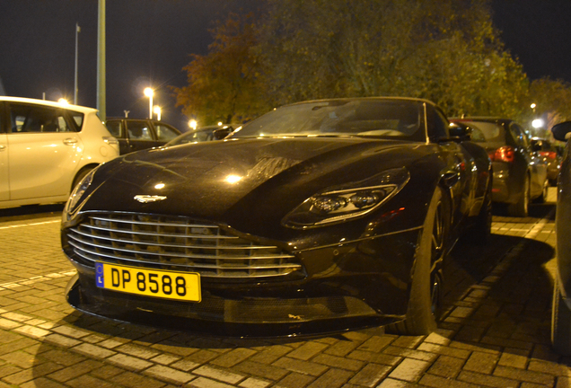 Aston Martin DB11 V8 Volante