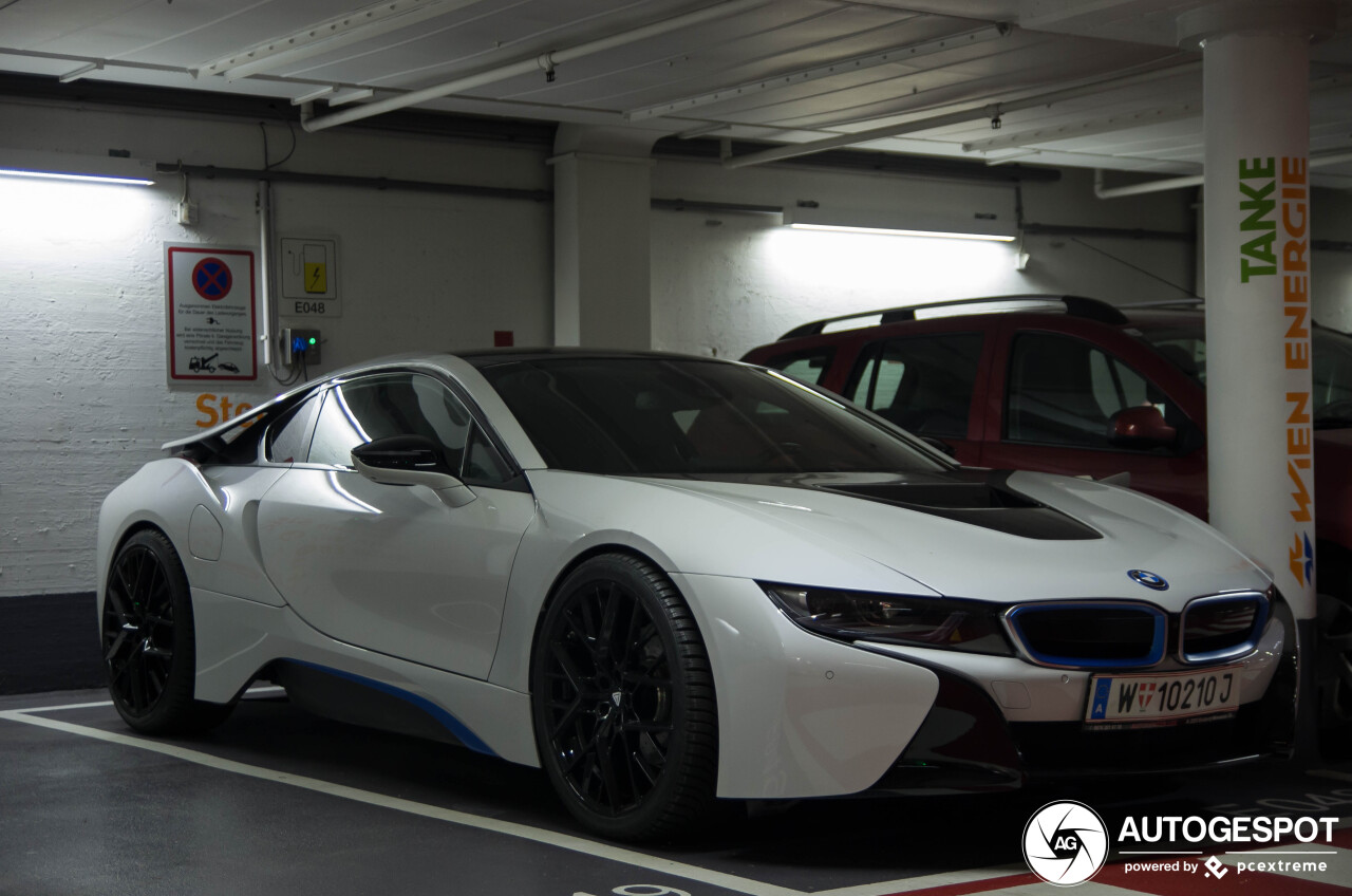 BMW i8