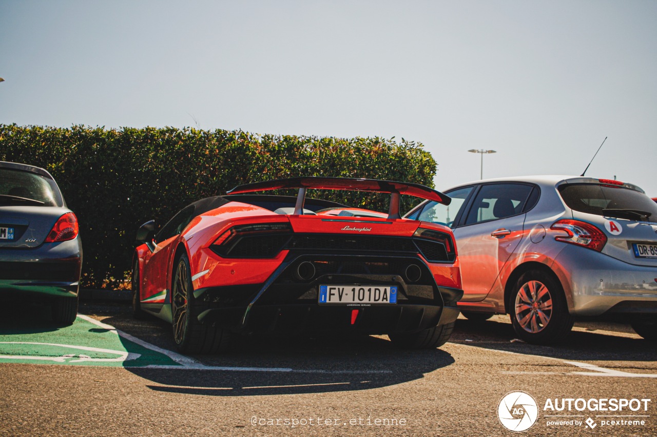 Lamborghini Huracán LP640-4 Performante Spyder