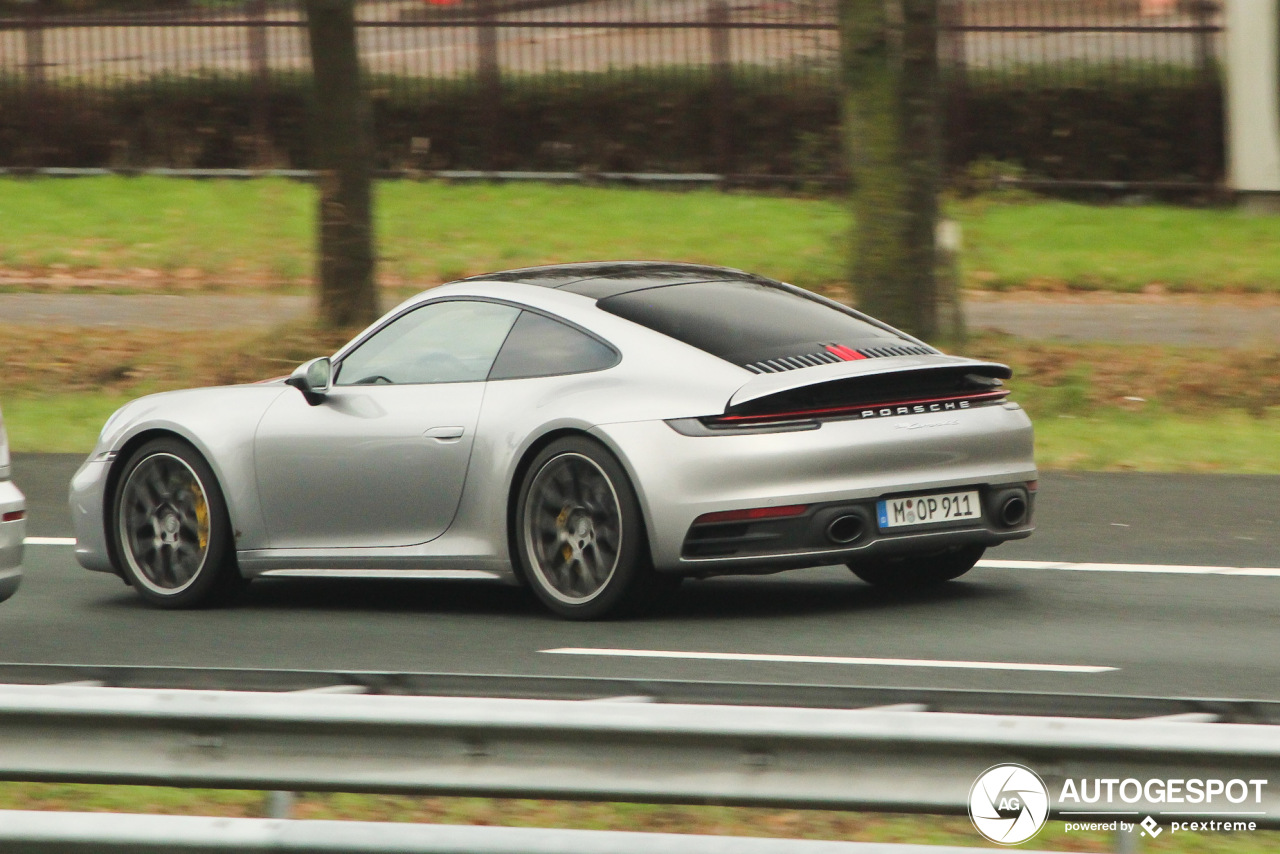 Porsche 992 Carrera 4S