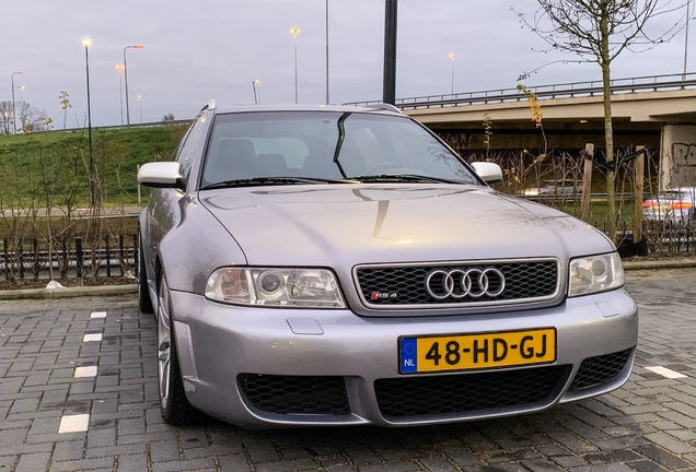 Audi RS4 Avant B5