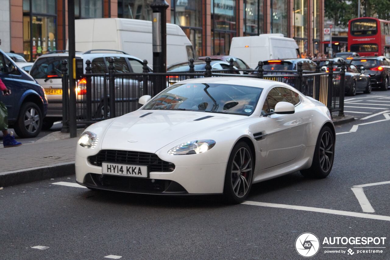 Aston Martin V8 Vantage 2012