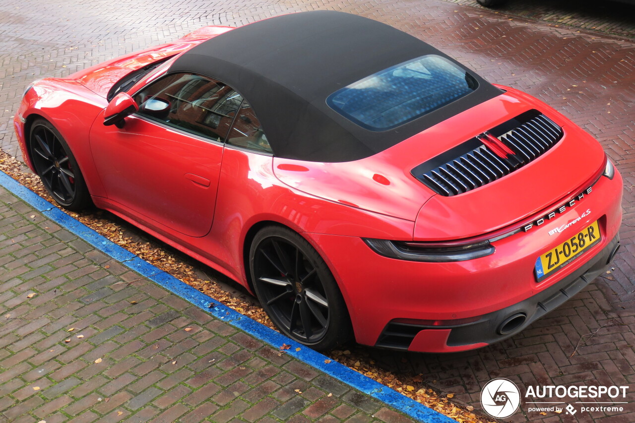 Porsche 992 Carrera 4S Cabriolet