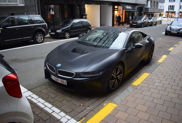 BMW i8 Protonic Frozen Black Edition