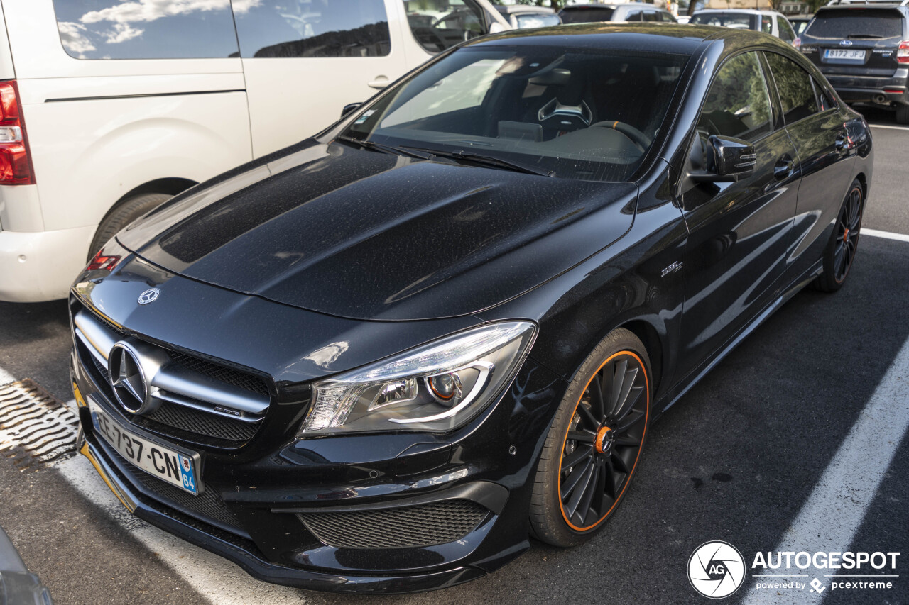 Mercedes-Benz CLA 45 AMG OrangeArt Edition C117