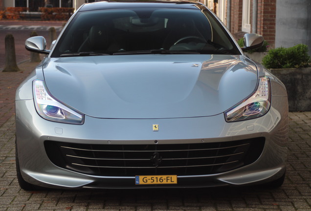 Ferrari GTC4Lusso T