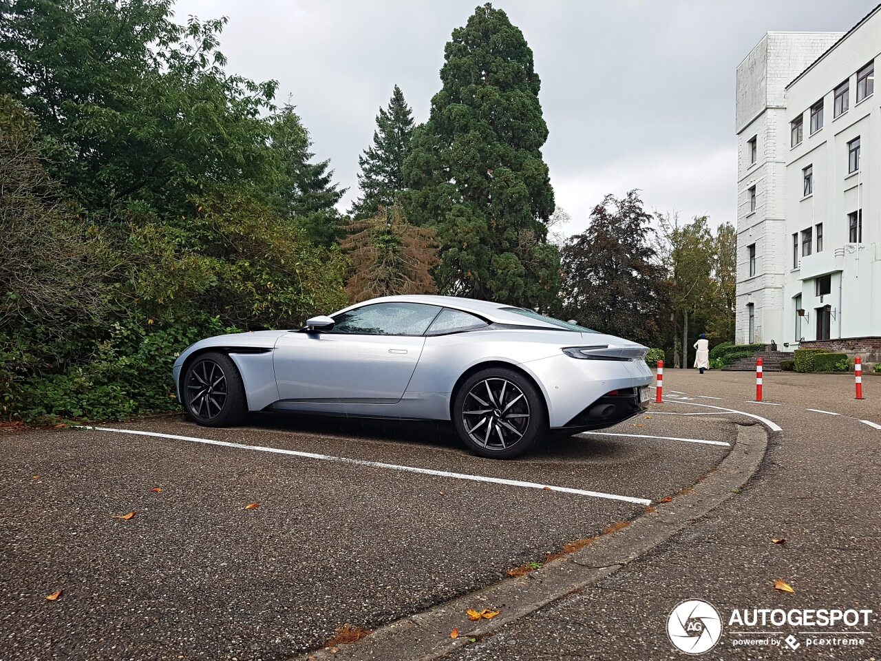 Aston Martin DB11 V8