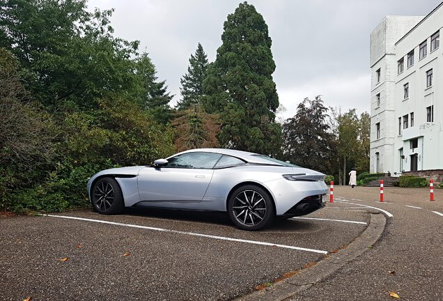 Aston Martin DB11 V8