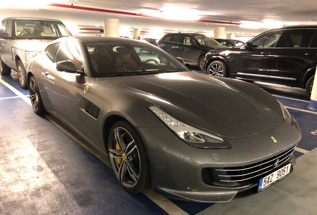 Ferrari GTC4Lusso