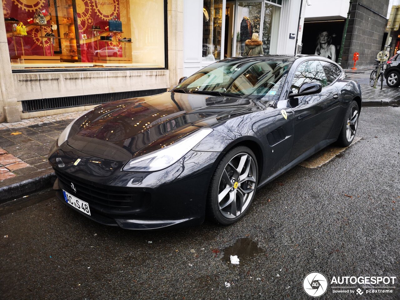 Ferrari GTC4Lusso T